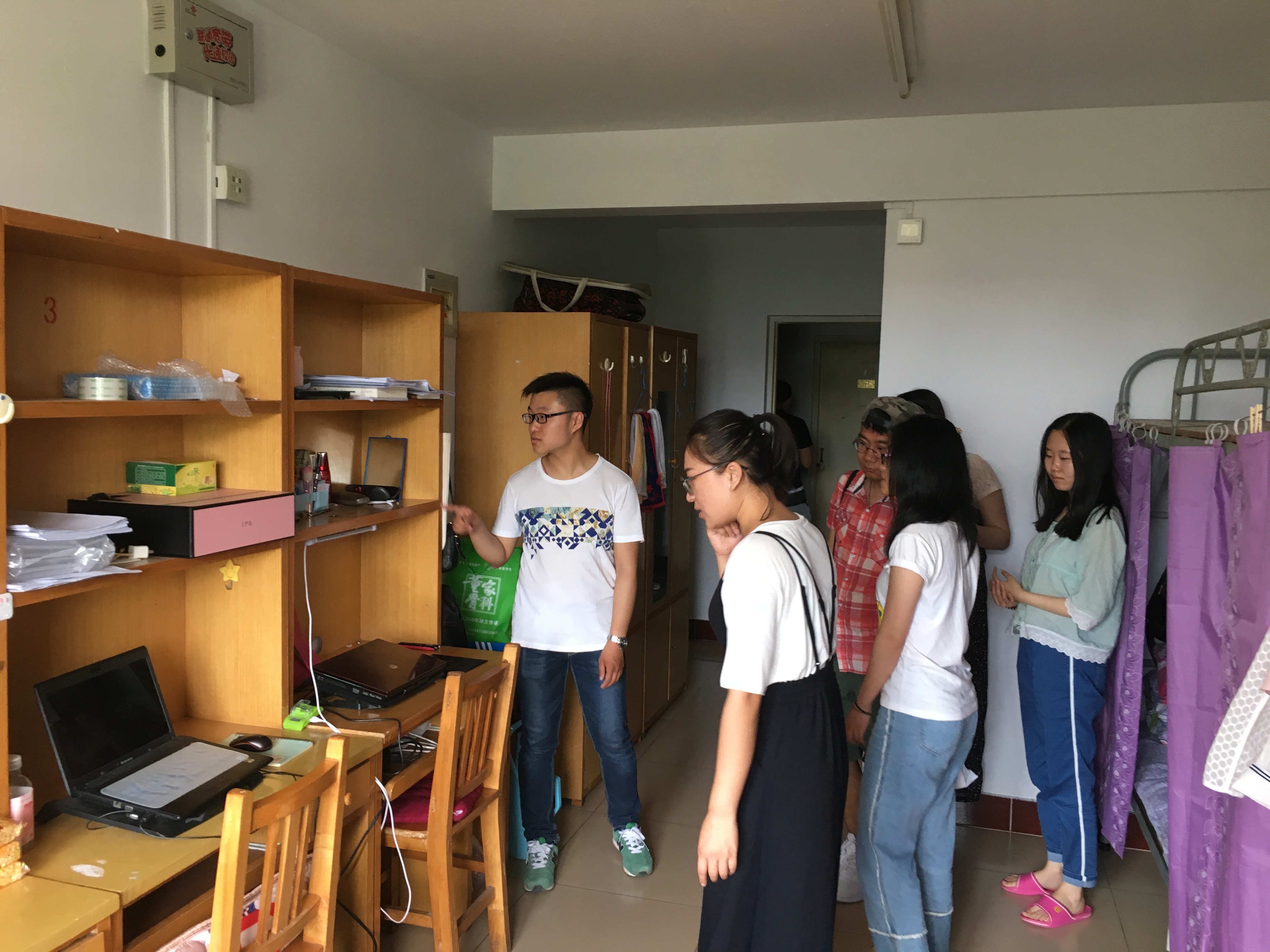 通过宿舍安全检查,希望同学们能继续保持安全舒适的住宿环境,共同营造
